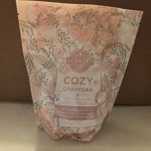 Scentsy Cozy Cardigan Bath Soak - Soft Pink Floral